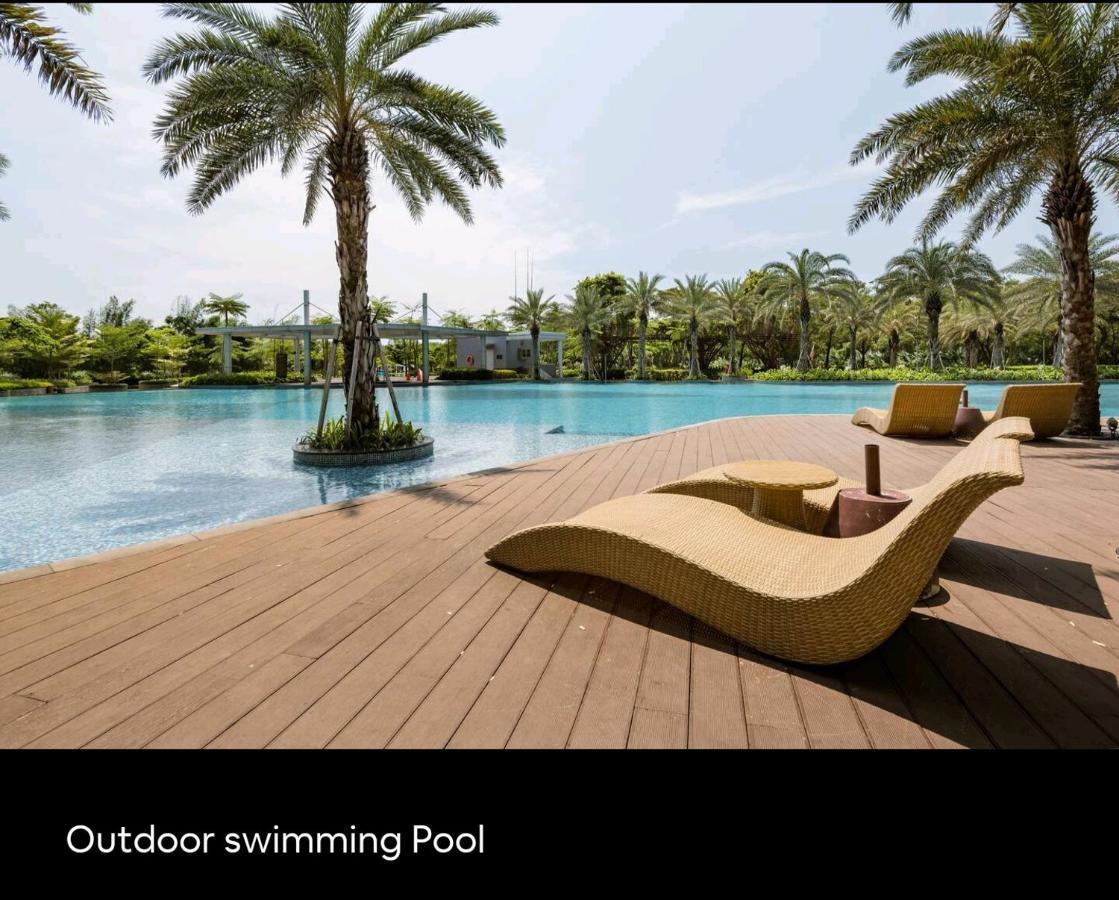 Studio Sea View Apartment At Gold Coast Pik By Mysweethome Jakarta Eksteriør billede