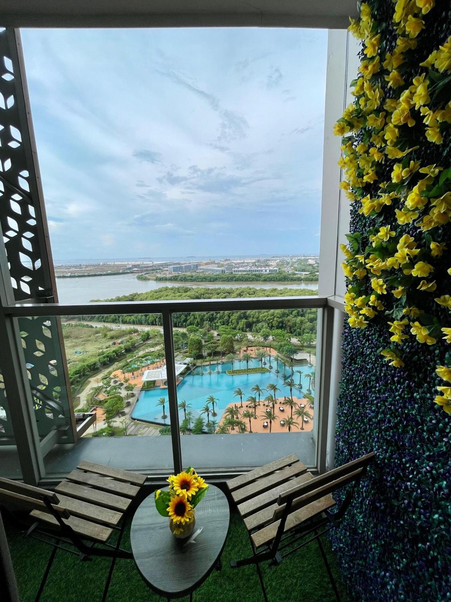 Studio Sea View Apartment At Gold Coast Pik By Mysweethome Jakarta Eksteriør billede